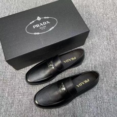 프라다 로퍼