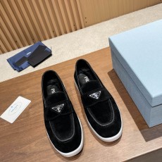 프라다 로퍼