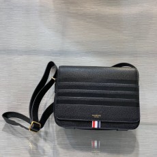 톰브라운 메신저백