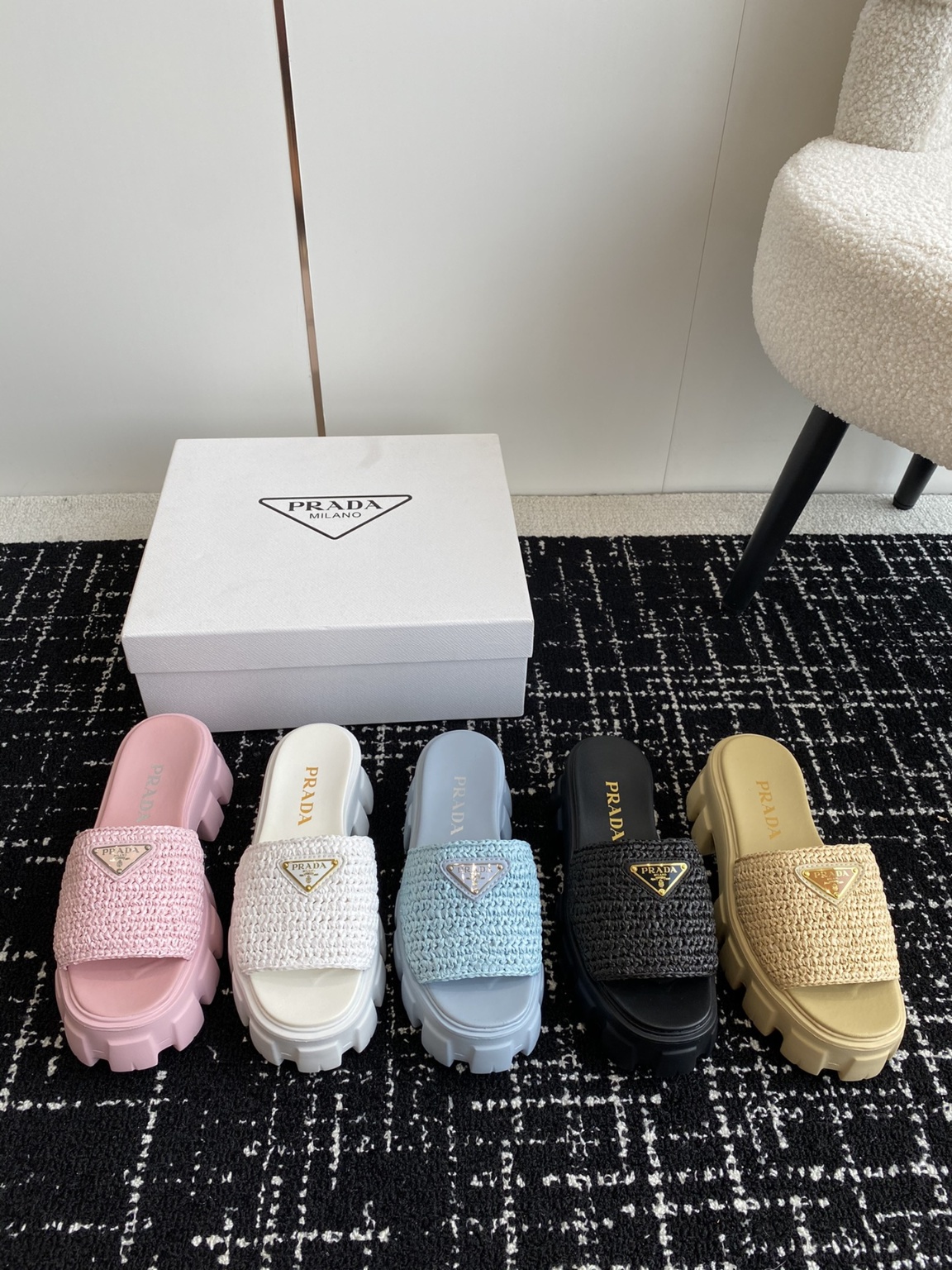 프라다 슬리퍼
