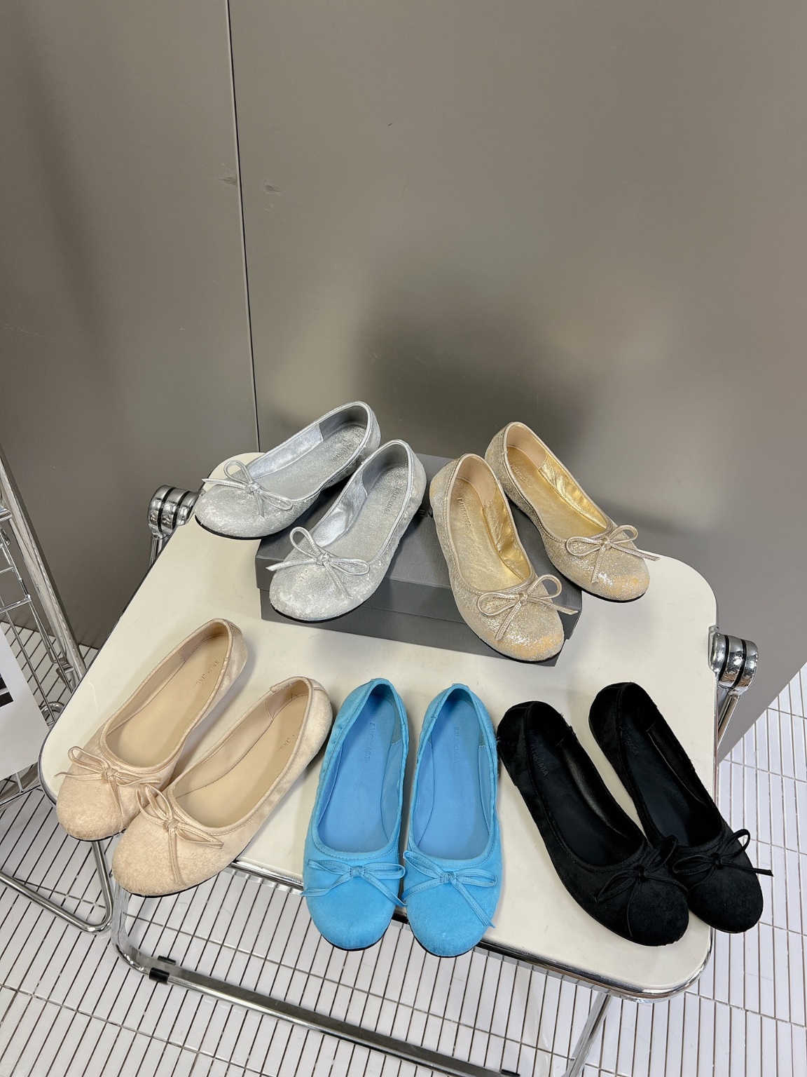 발렌시아가 플랫슈즈