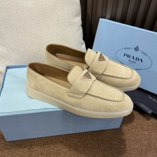프라다 로퍼