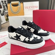 발렌티노 스니커즈