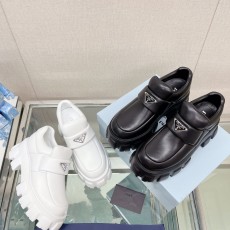 프라다 로퍼