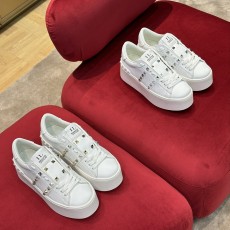 발렌티노 스니커즈