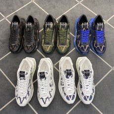 발렌티노 스니커즈