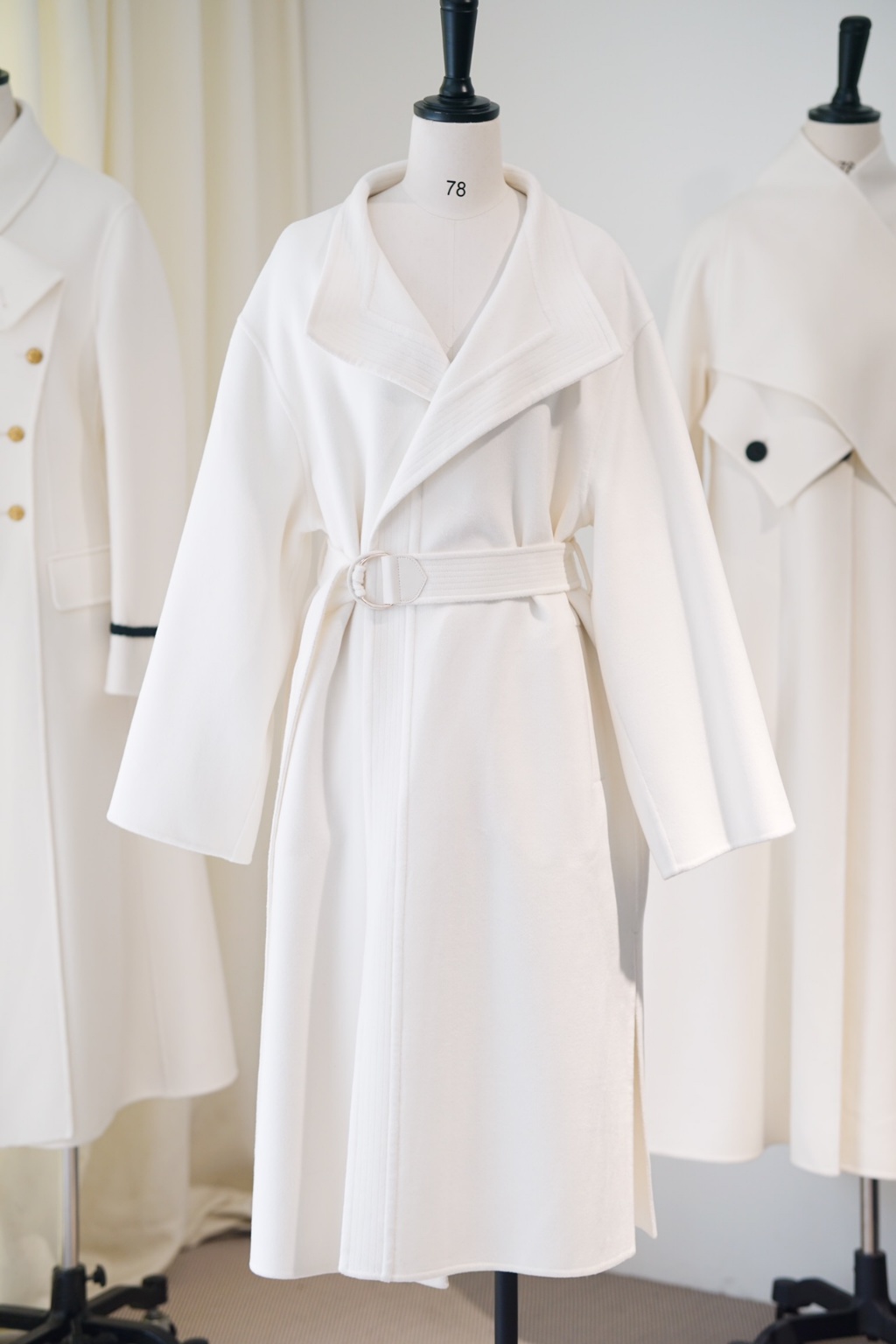 로로피아나 코트