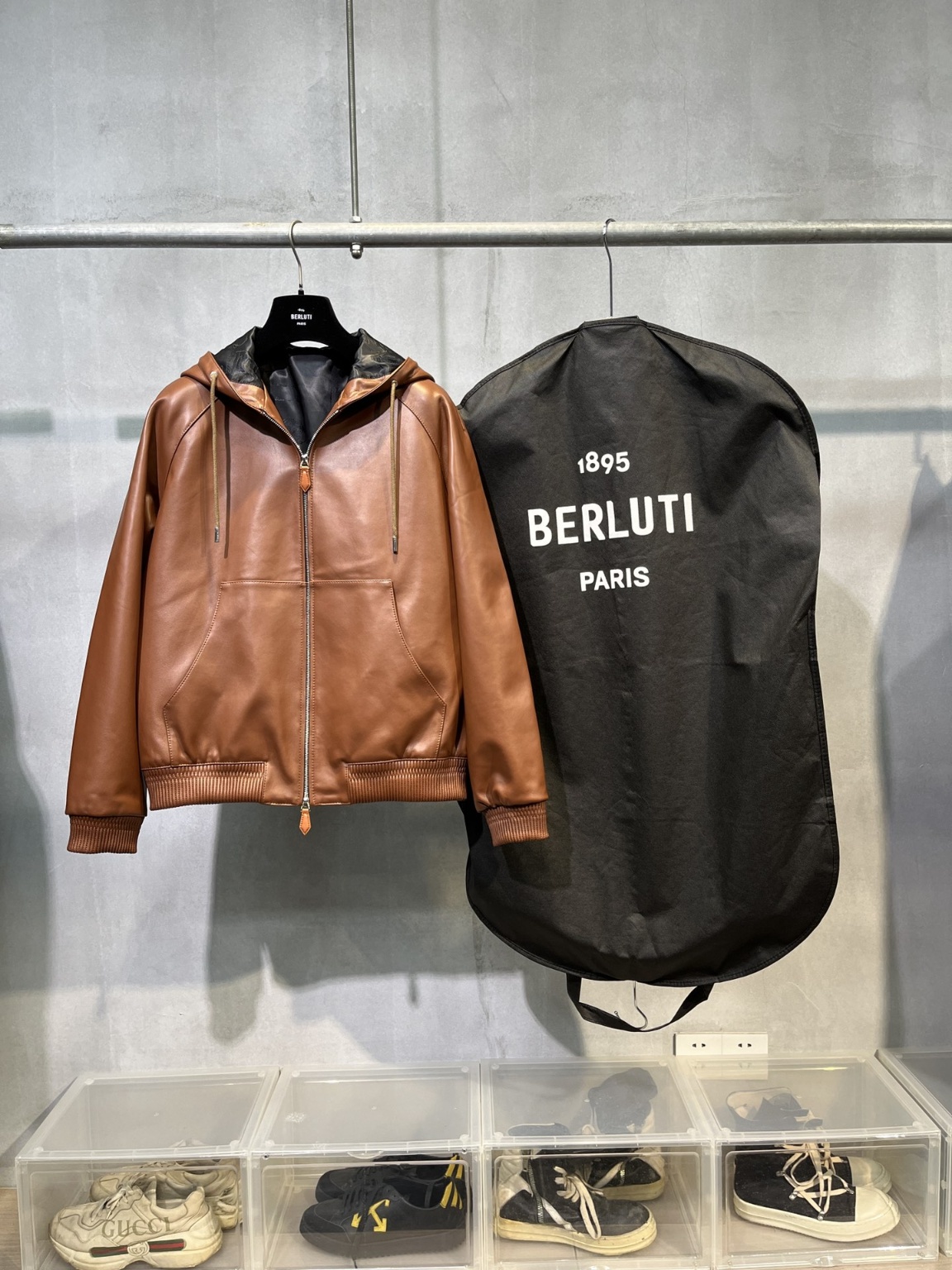 벨루티 가죽자켓