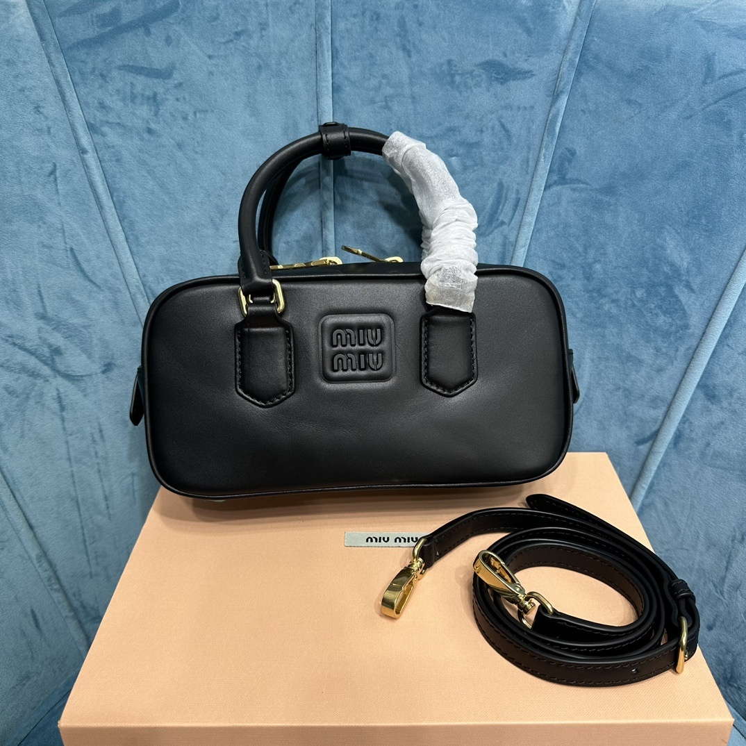 미우미우 아르카디백