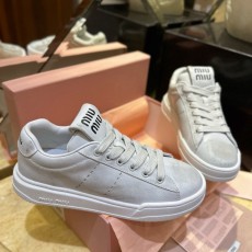 미우미우 스니커즈