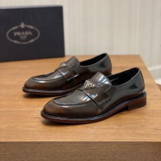 프라다 로퍼
