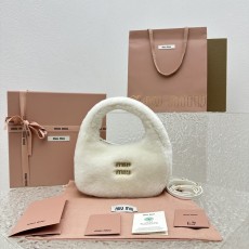 미우미우 완더호보백플러피