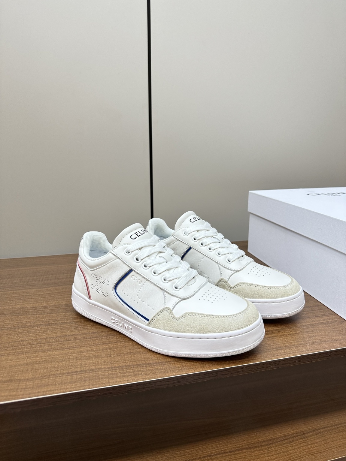 셀린느 스니커즈