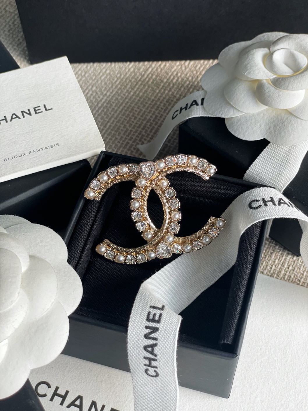 샤넬 브로치