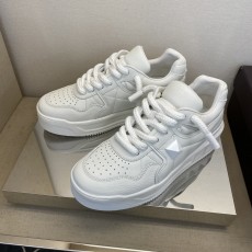 발렌티노 스니커즈