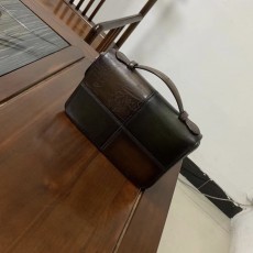 벨루티 클러치백
