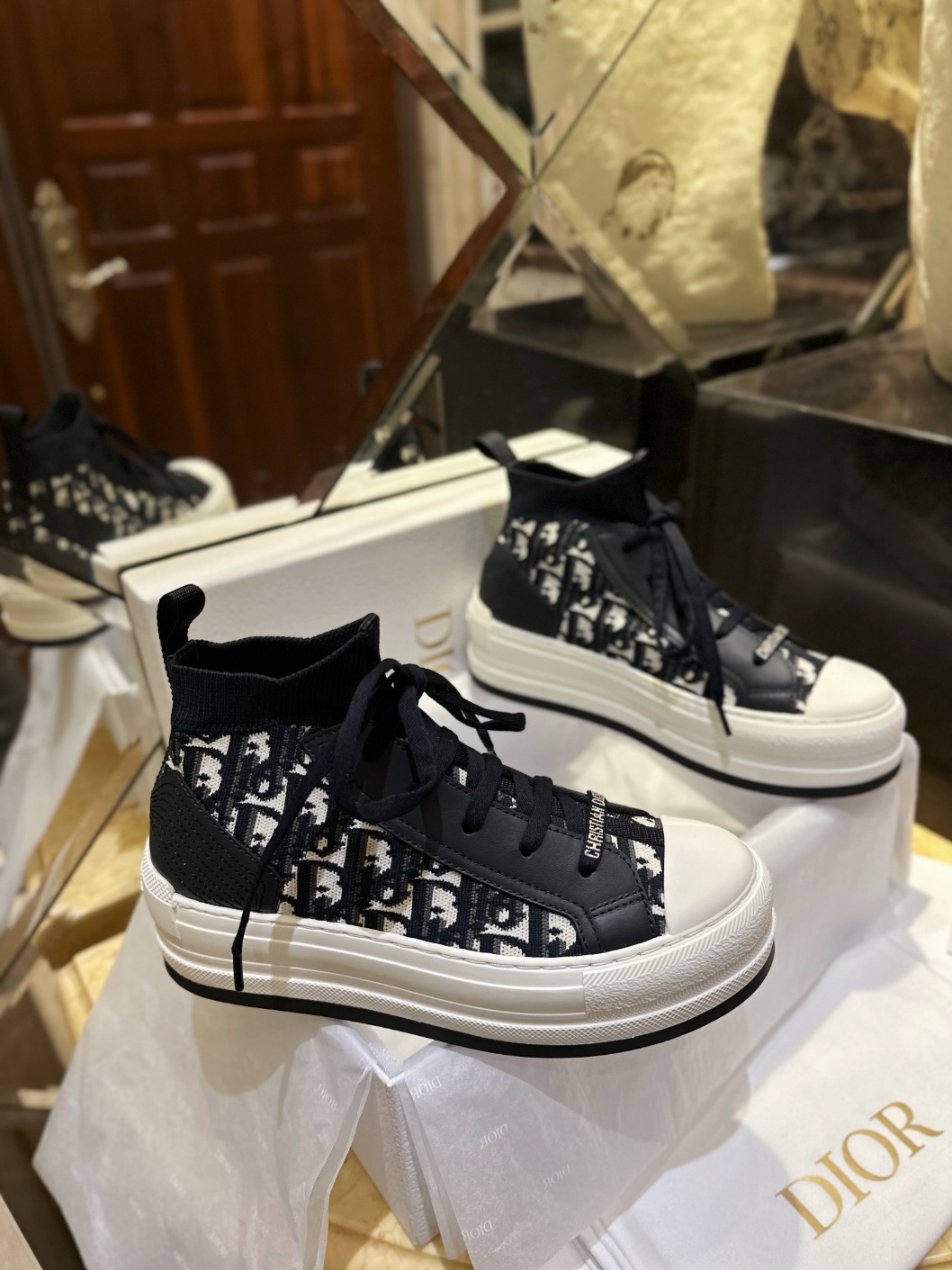 디올 스니커즈