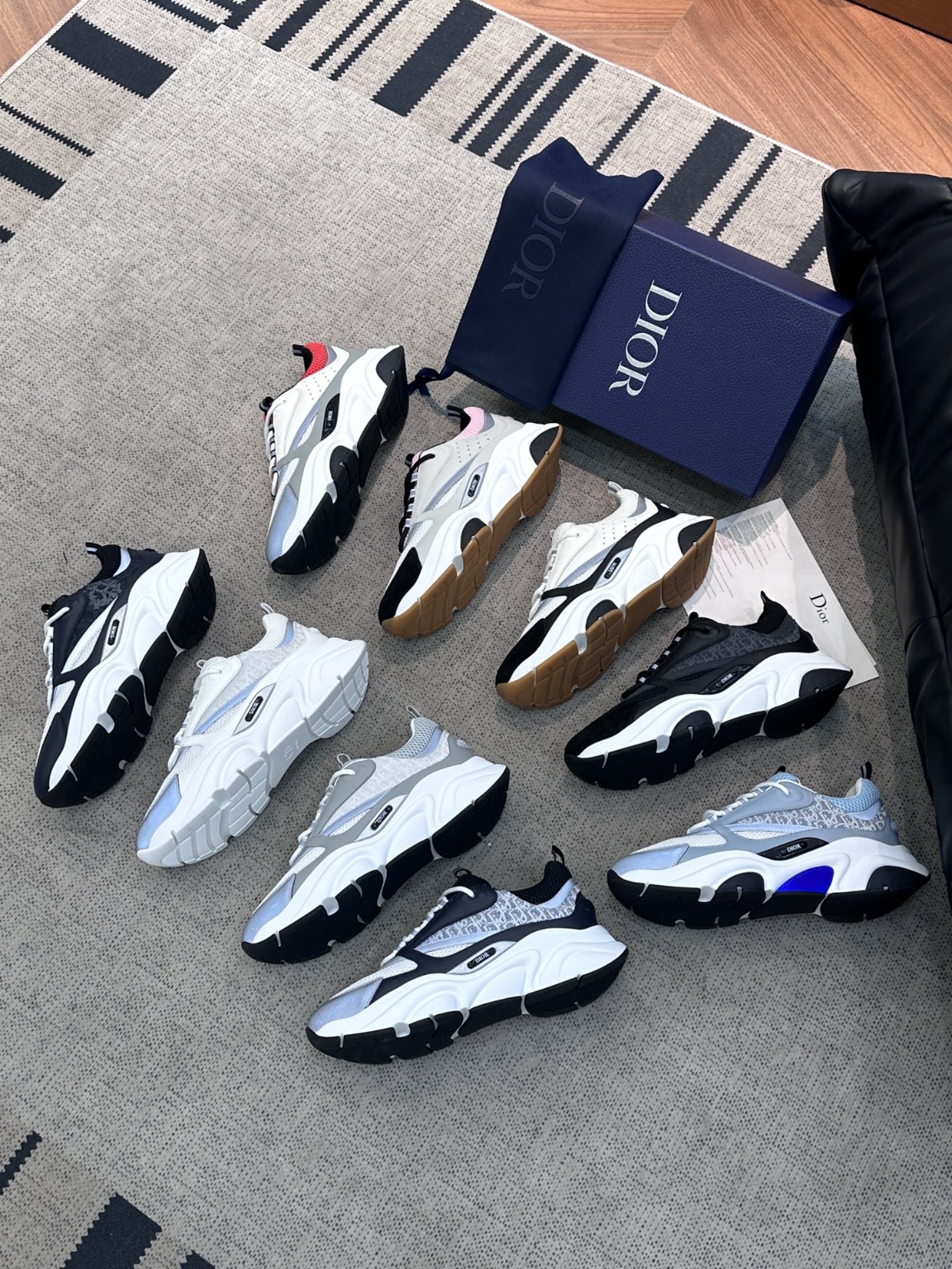 디올 스니커즈