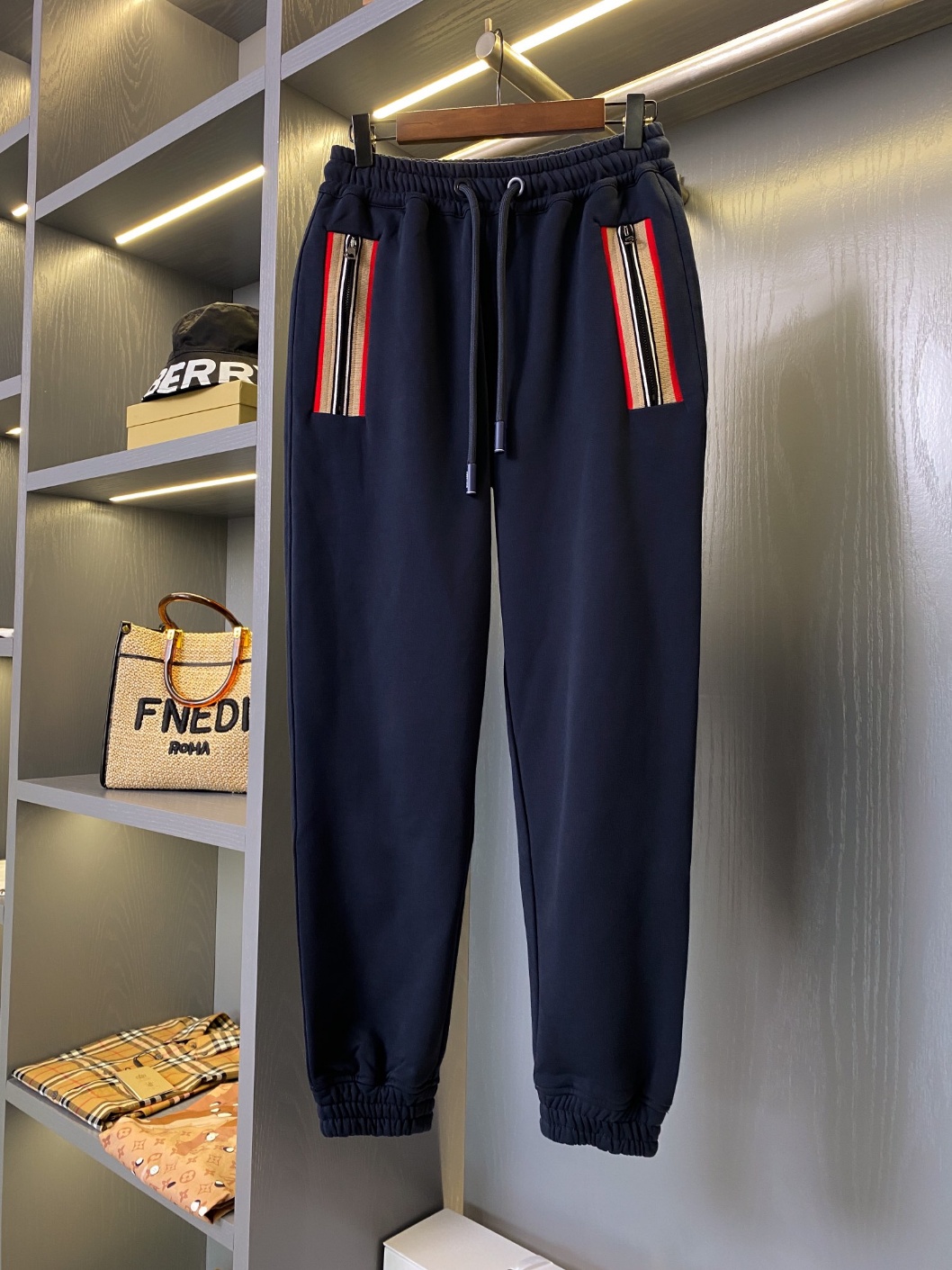 버버리 조거팬츠