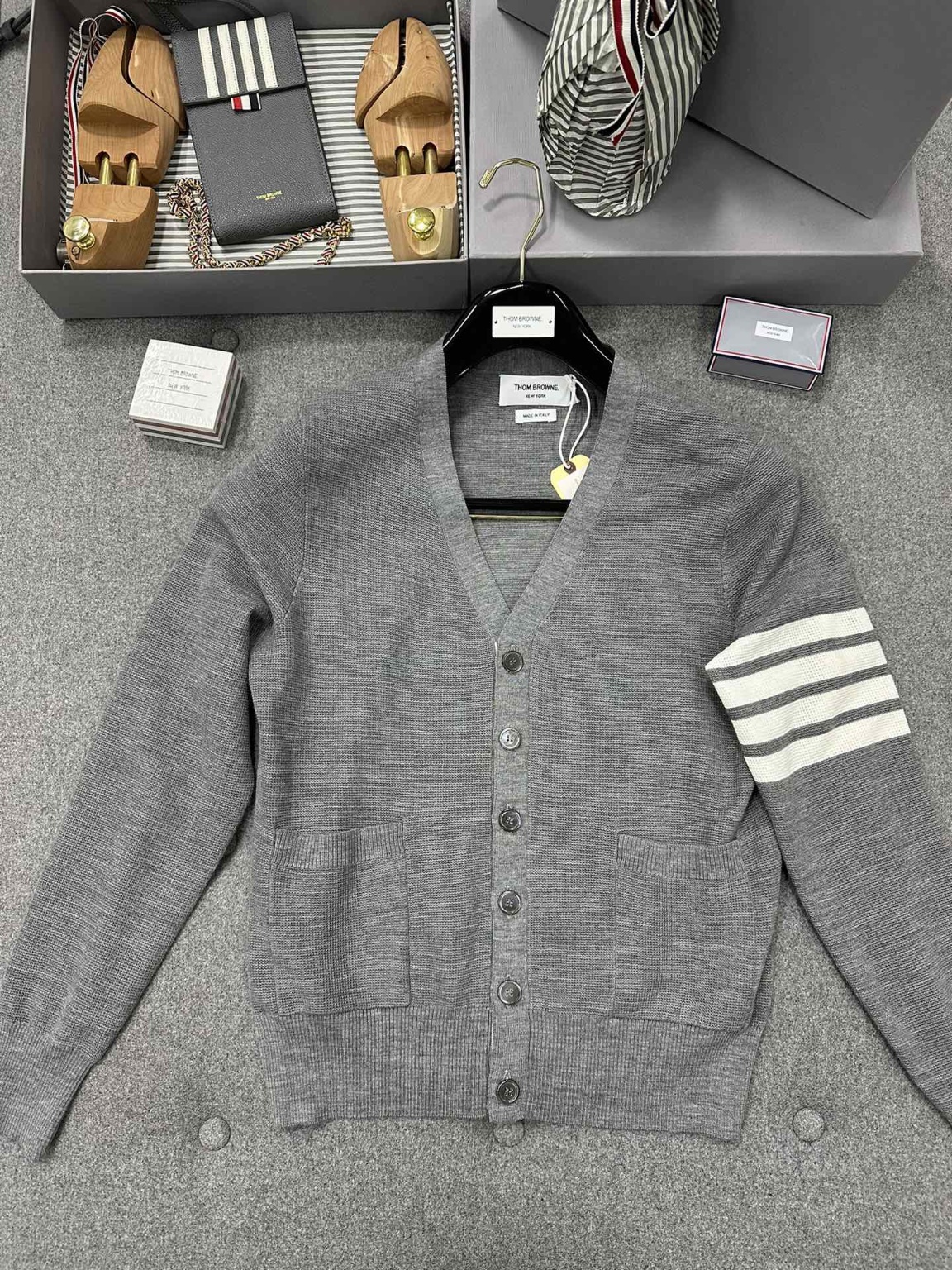 톰브라운 가디건