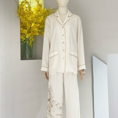 디올 잠옷