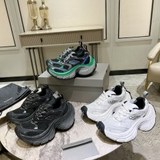 발렌시아가 스니커즈