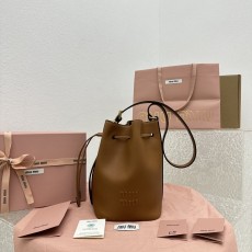 미우미우 버킷백
