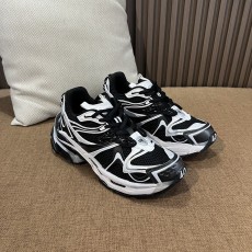 발렌시아가 스니커즈