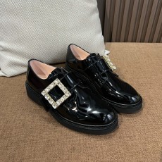 로저비비에 로퍼