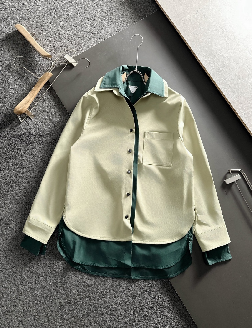 보테가베네타 자켓