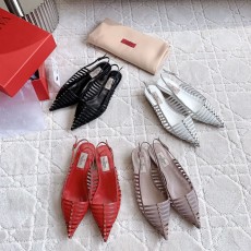 발렌티노 슬링백