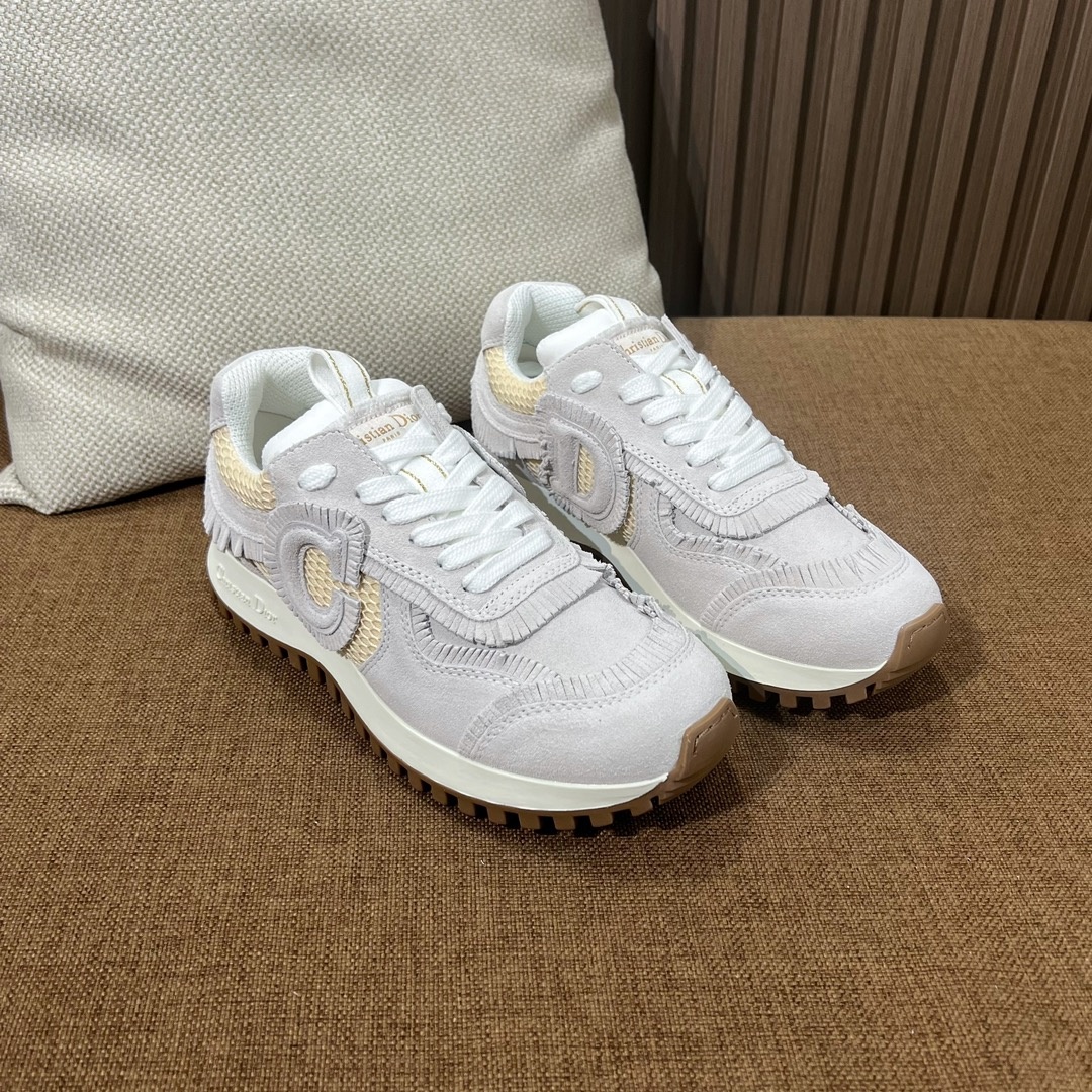 디올 스니커즈