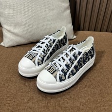 디올 스니커즈