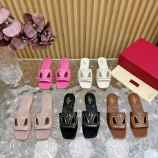 발렌티노 슬리퍼