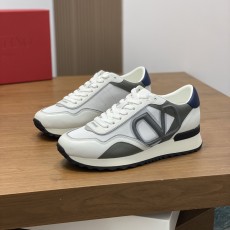 발렌티노 스니커즈