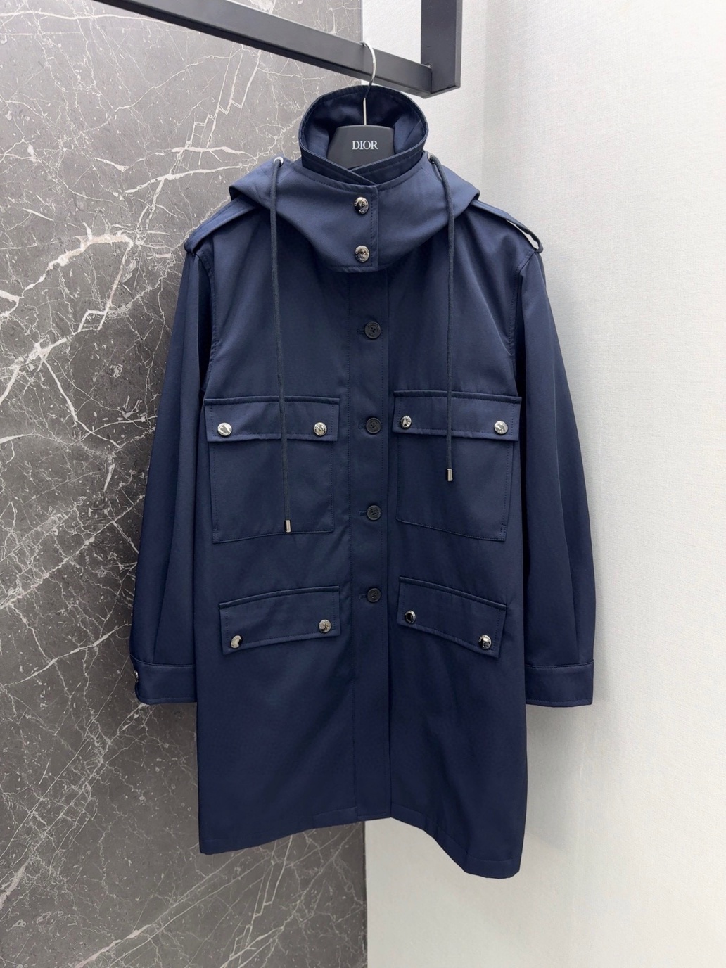 디올 트렌치코트