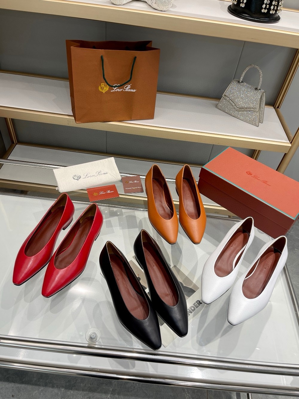 로로피아나 플랫슈즈