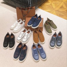 로로피아나 스니커즈