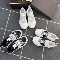 발렌티노 스니커즈