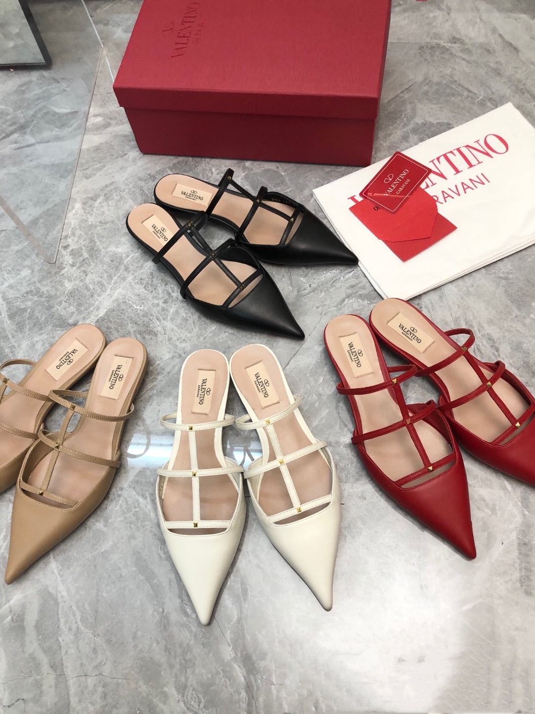 발렌티노 뮬슬리퍼