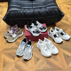 발렌티노 스니커즈