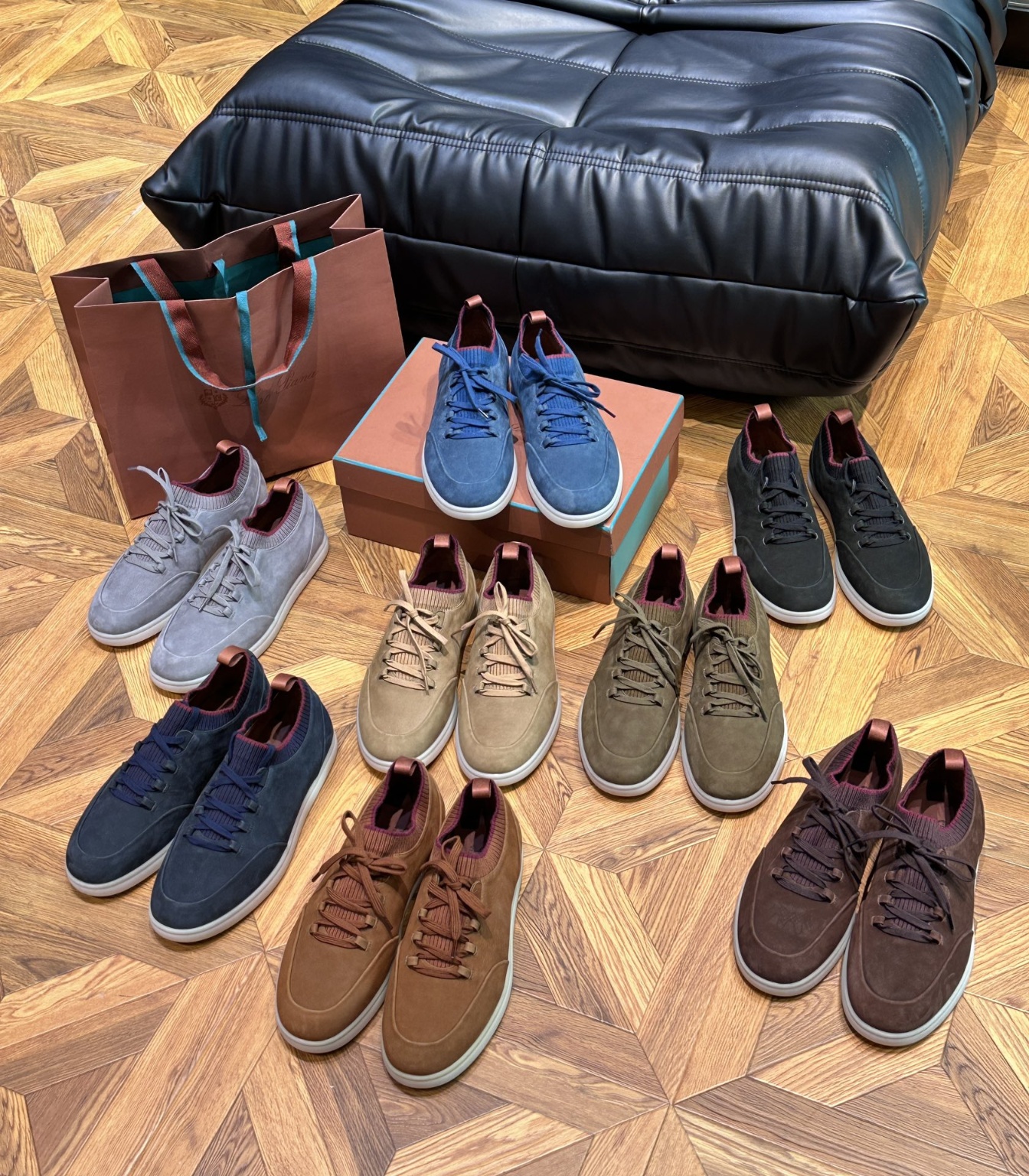 로로피아나 스니커즈