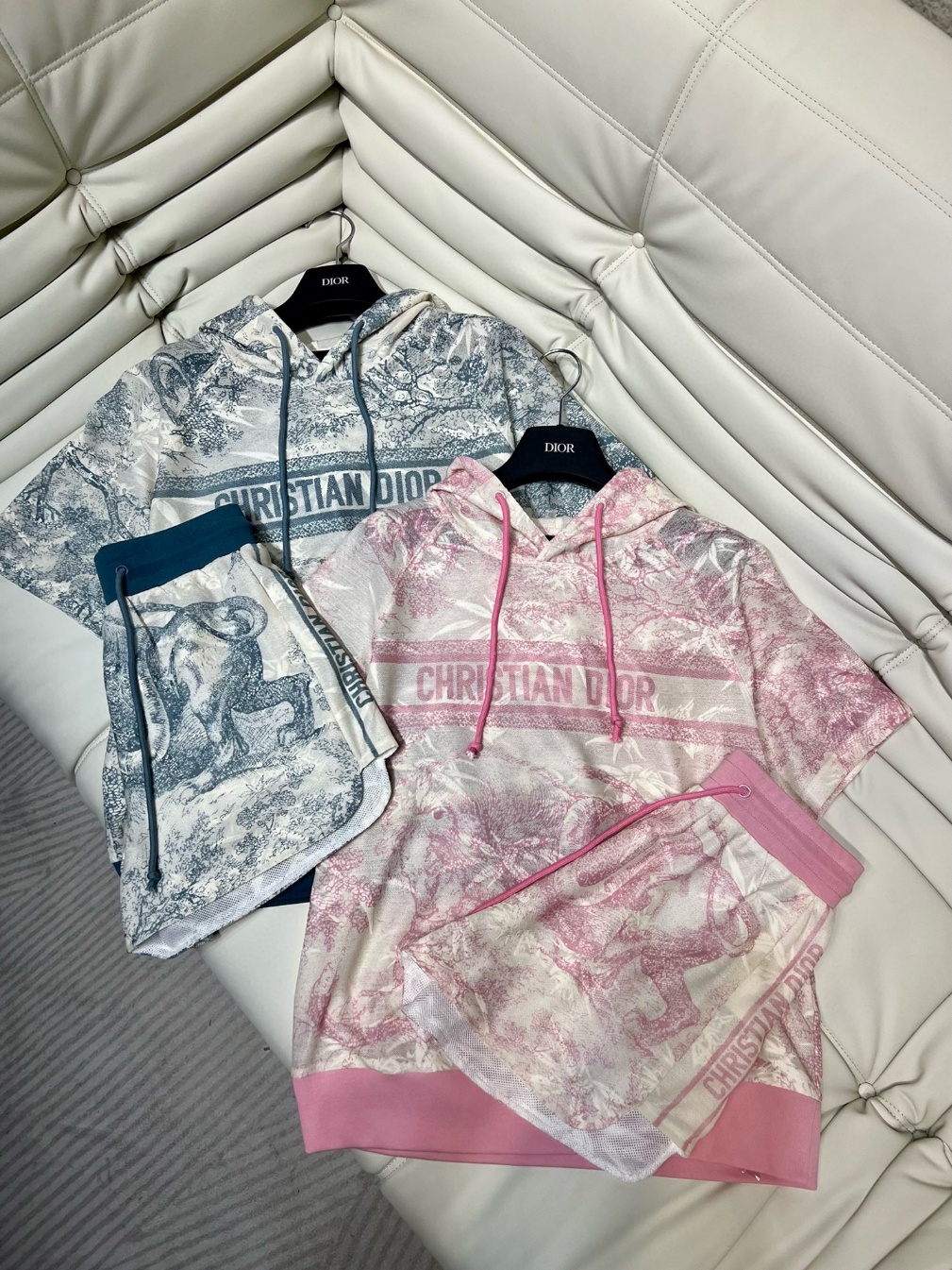 디올 트레이닝복