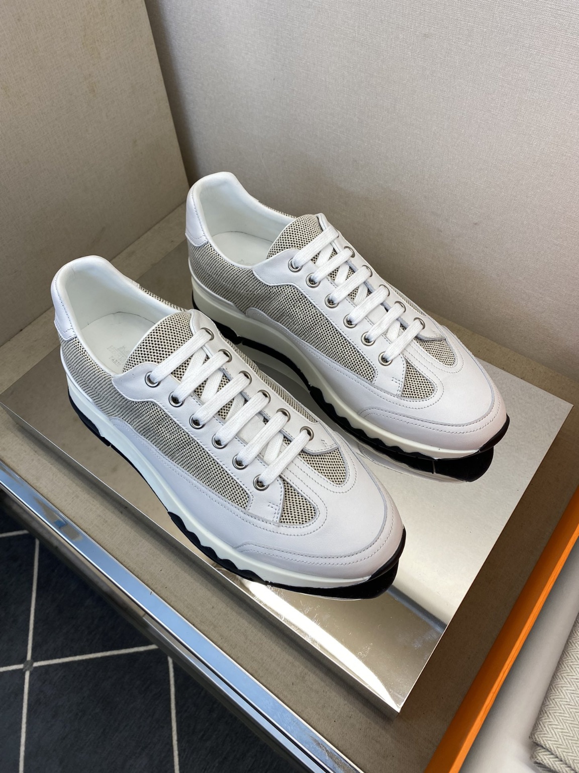 에르메스 스니커즈