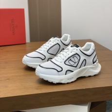 발렌티노 스니커즈