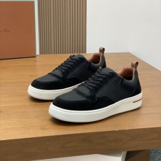 로로피아나 스니커즈
