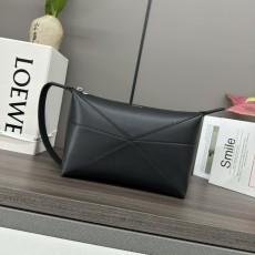 로에베 퍼즐폴드레더워시백
