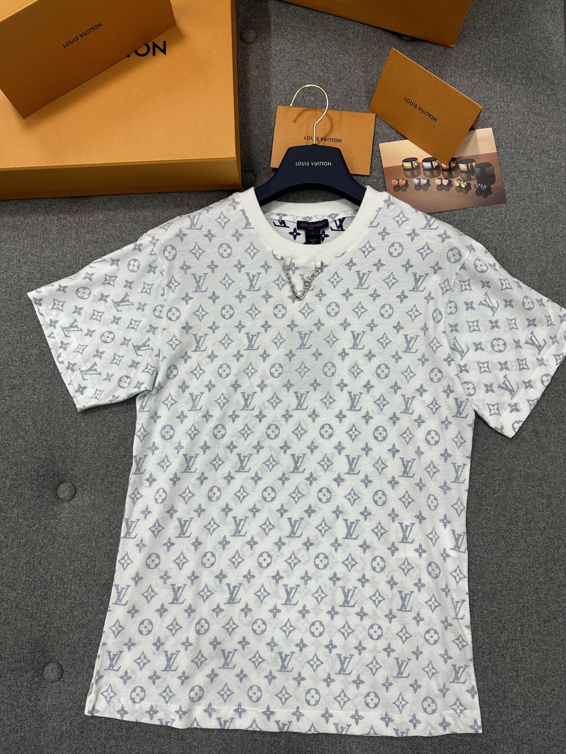 루이비통 반팔티