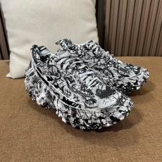 발렌시아가 스니커즈