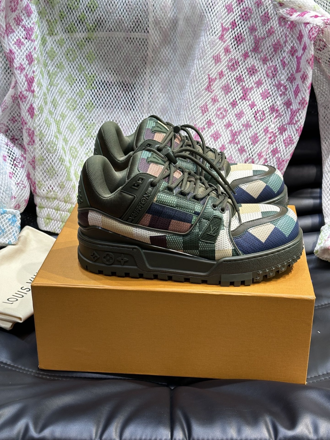 루이비통 스니커즈